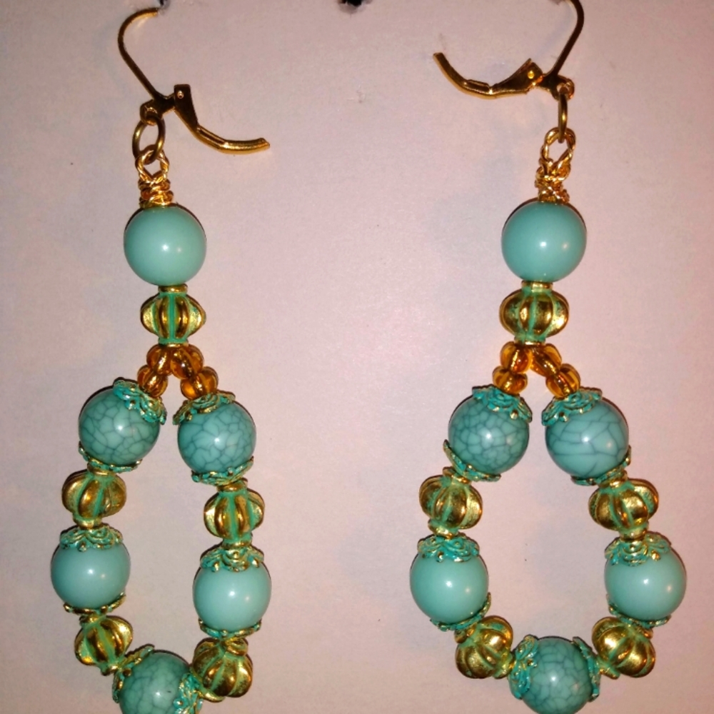 Women earrings. E52